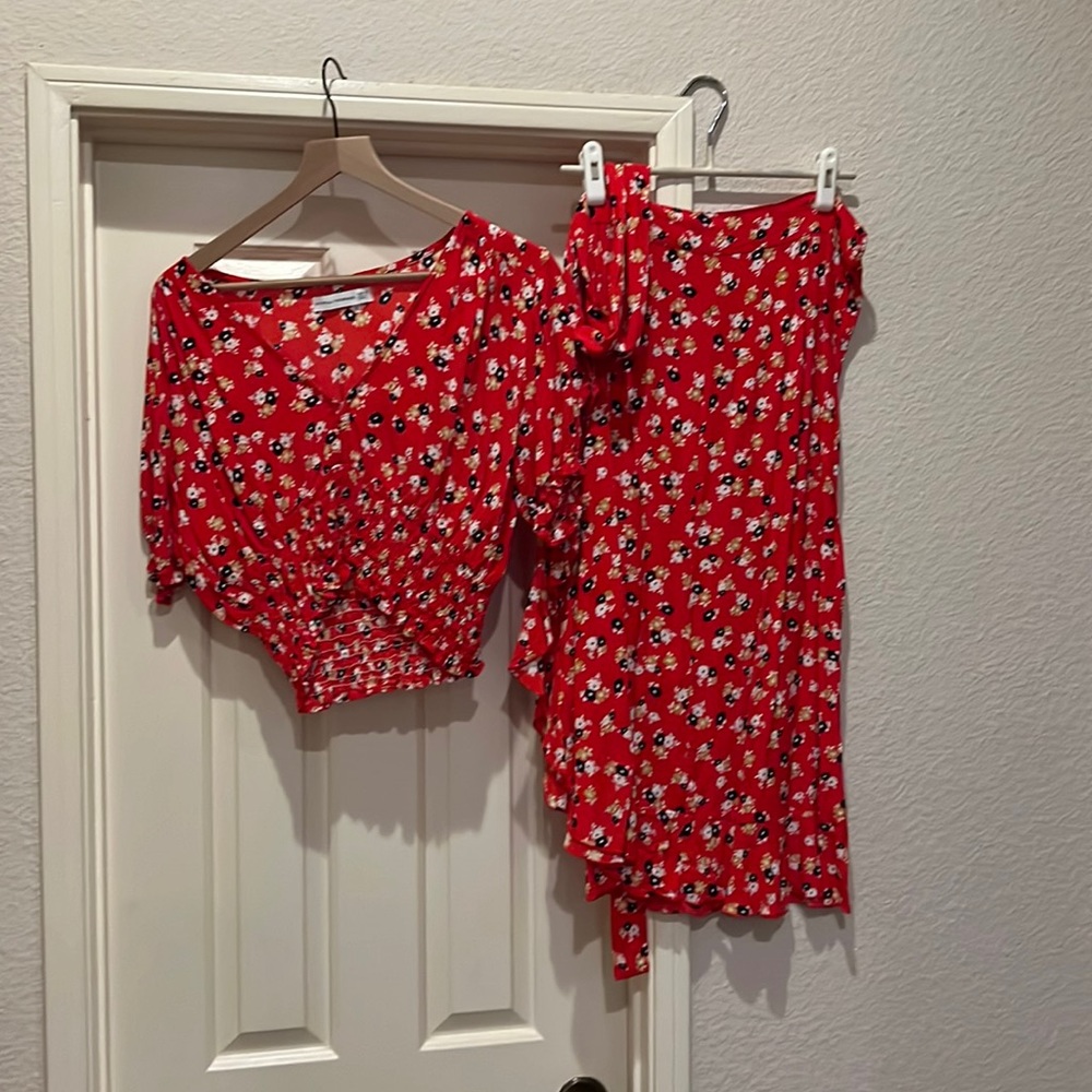 Floral 2 piece crop top and skirt